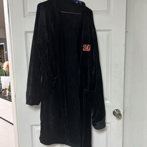 Men’s Cincinnati Bengals Black Robe Size L/XL *doesn’t have Rope